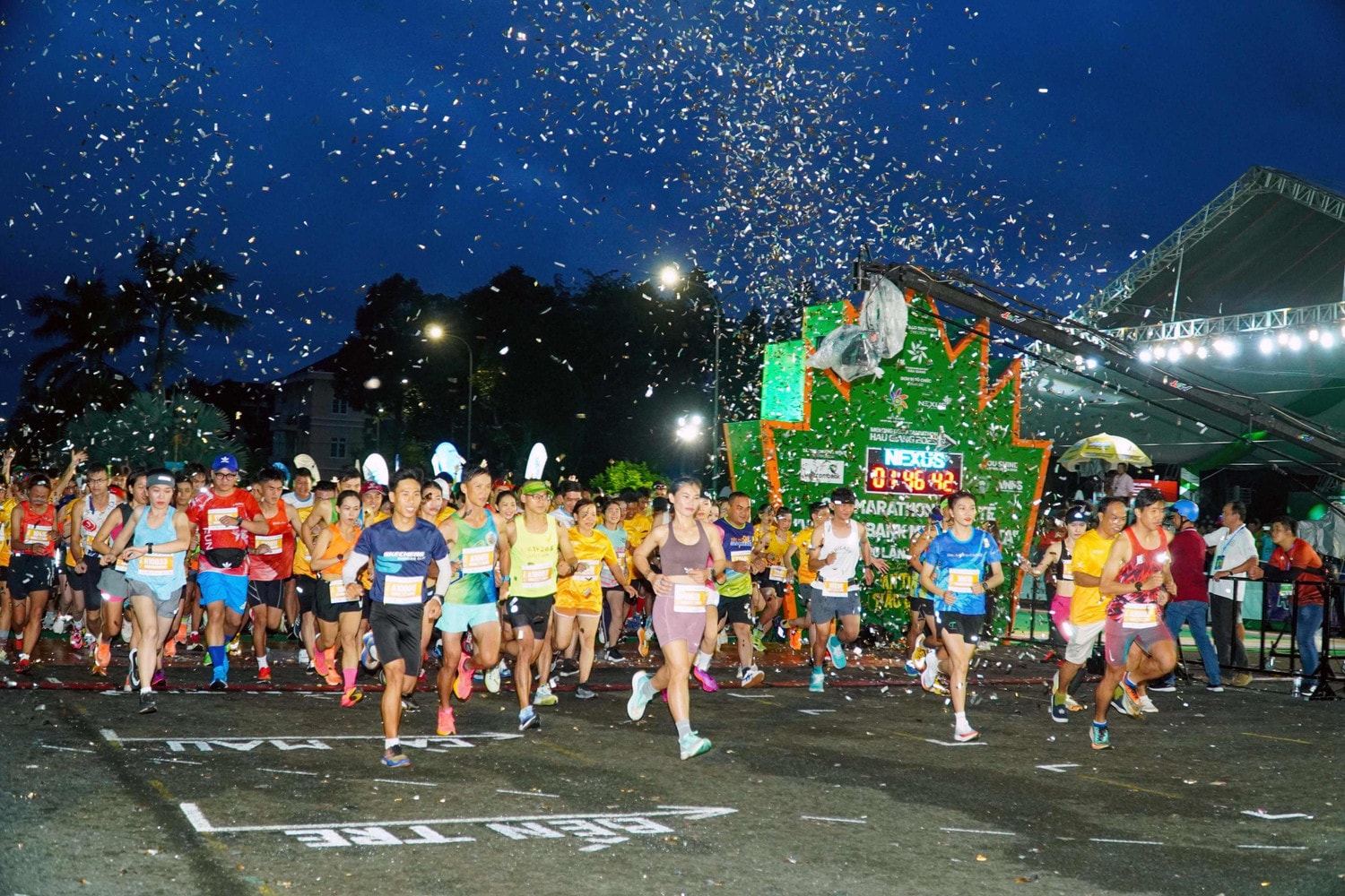 Hơn 900 vận động viên tham gia Giải Marathon quốc tế “Vietcombank Mekong delta” -0