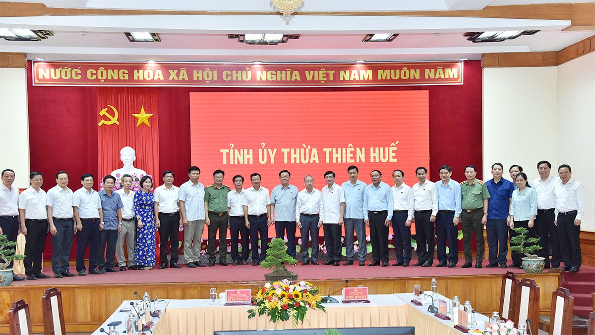 Chủ tịch Quốc hội Vương Đình Huệ làm việc với Ban Thường vụ Tỉnh ủy Thừa Thiên Huế -2