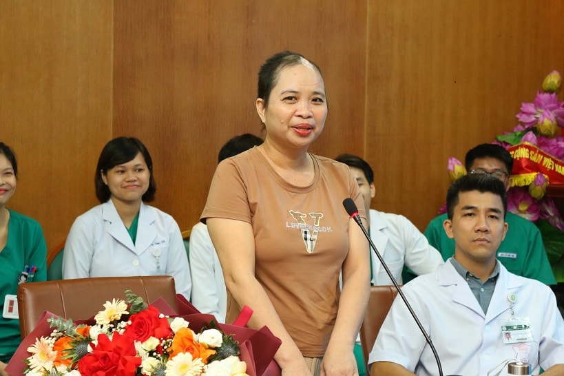 Bệnh viện Bạch Mai nối ghép thành công trường hợp đứt rời mảnh da dầu -0