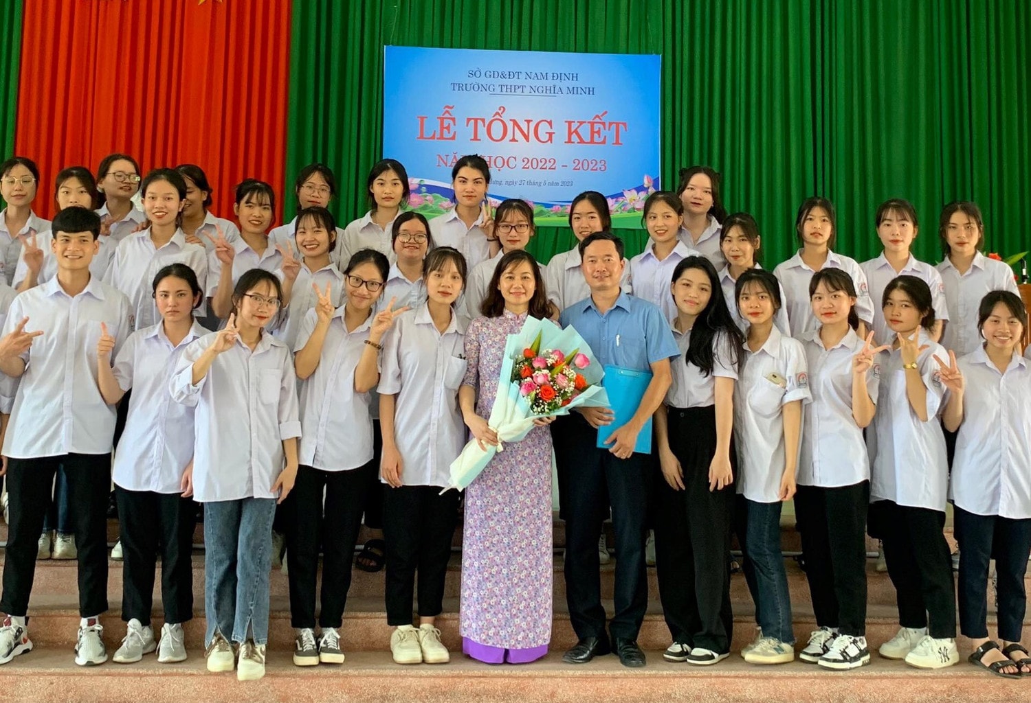 Nữ sinh Nam Định là thí sinh duy nhất đạt điểm 10 Văn thi tốt nghiệp THPT -0