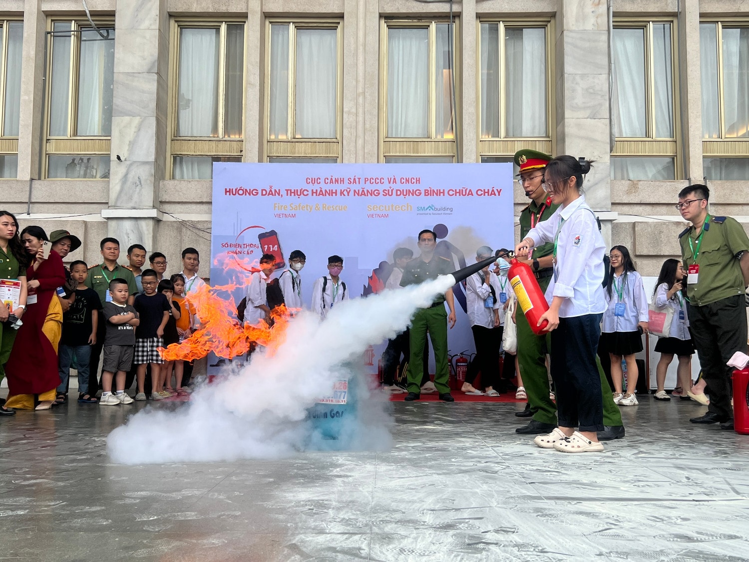 Triển lãm quốc tế về kỹ thuật và phương tiện phòng cháy, chữa cháy, cứu nạn, cứu hộ, an toàn, bảo vệ, tòa nhà thông minh tại Việt Nam -0