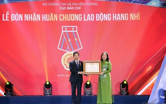 Cục Báo chí kỷ niệm 20 năm thành lập và đón nhận Huân chương Lao động hạng Nhì -0