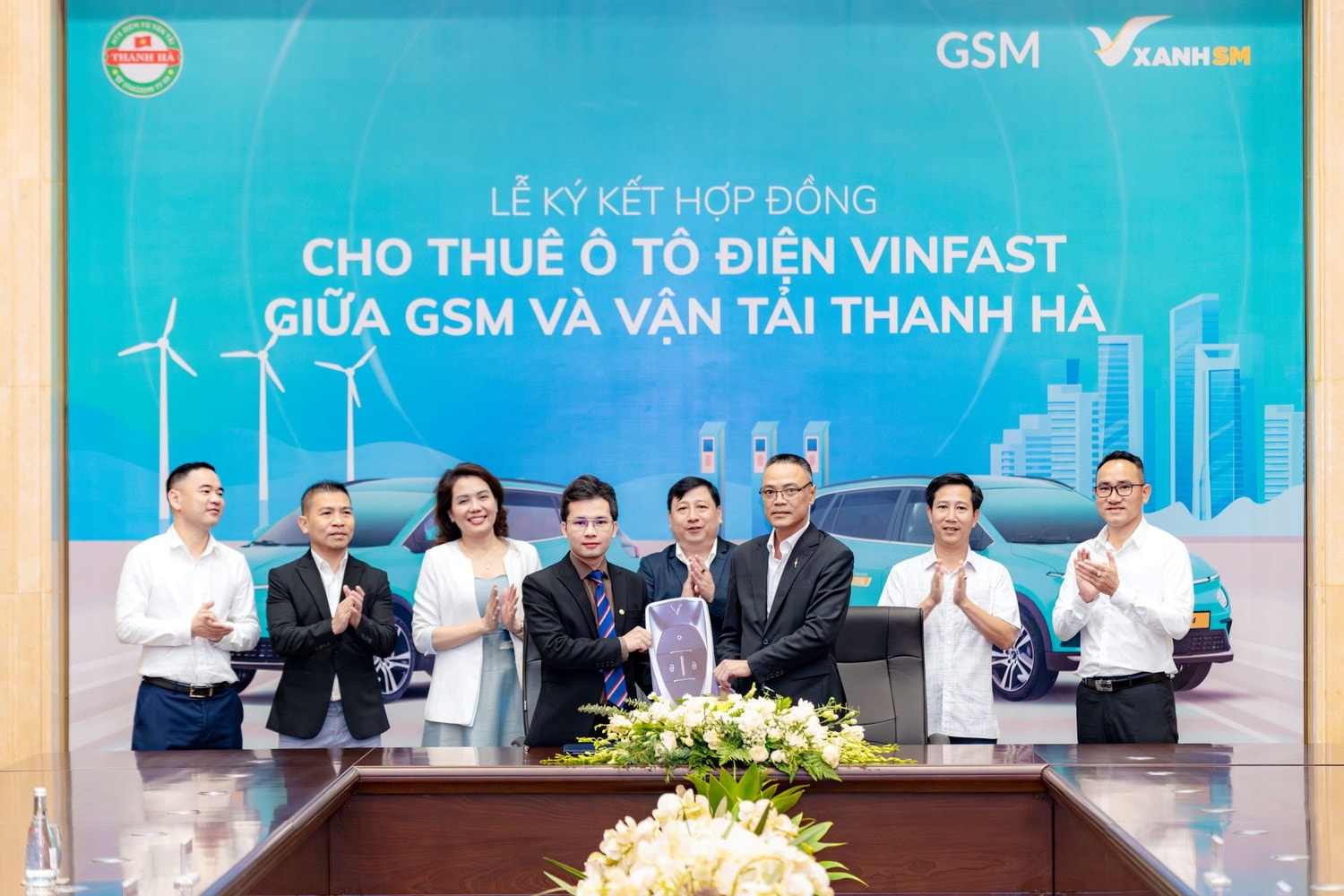 Hợp tác xã vận tải Thanh Hà thuê 250 xe ô tô điện VinFast từ GSM để cung cấp dịch vụ Taxi điện tại Đắk Lắk 