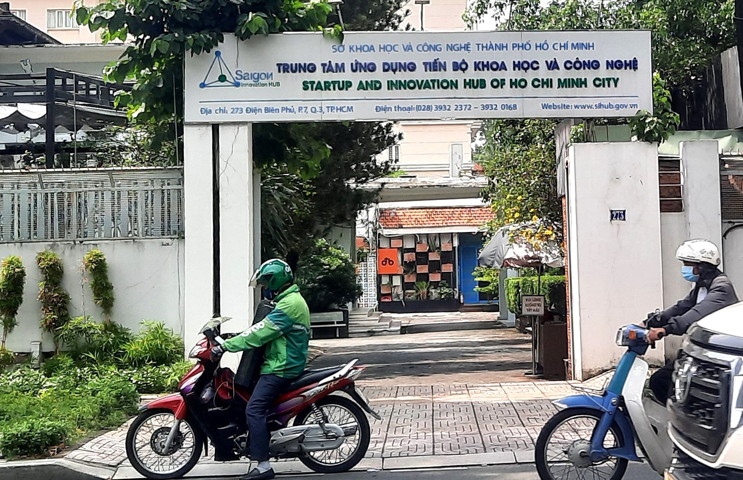 Nguyên Giám đốc Trung tâm Ứng dụng tiến bộ khoa học và công nghệ nói gì về việc nghỉ việc nhưng không hợp tác bàn giao?