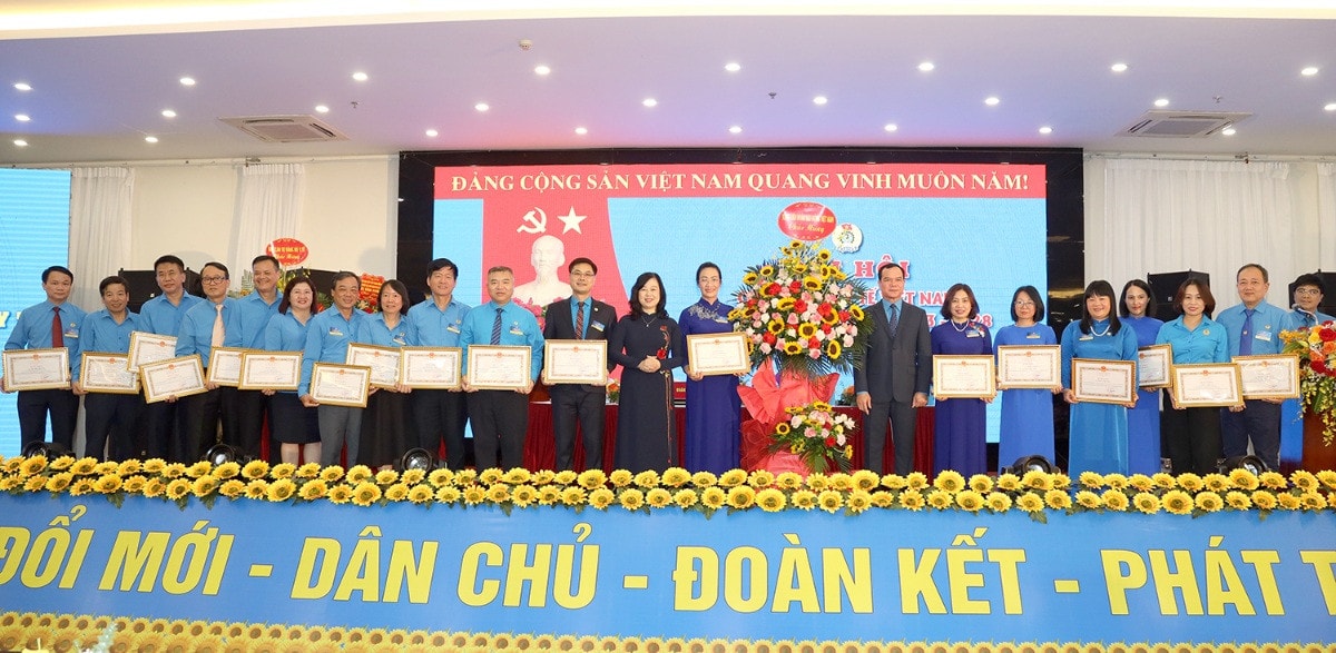 Đổi mới - Dân chủ - Đoàn kết - Phát triển -0