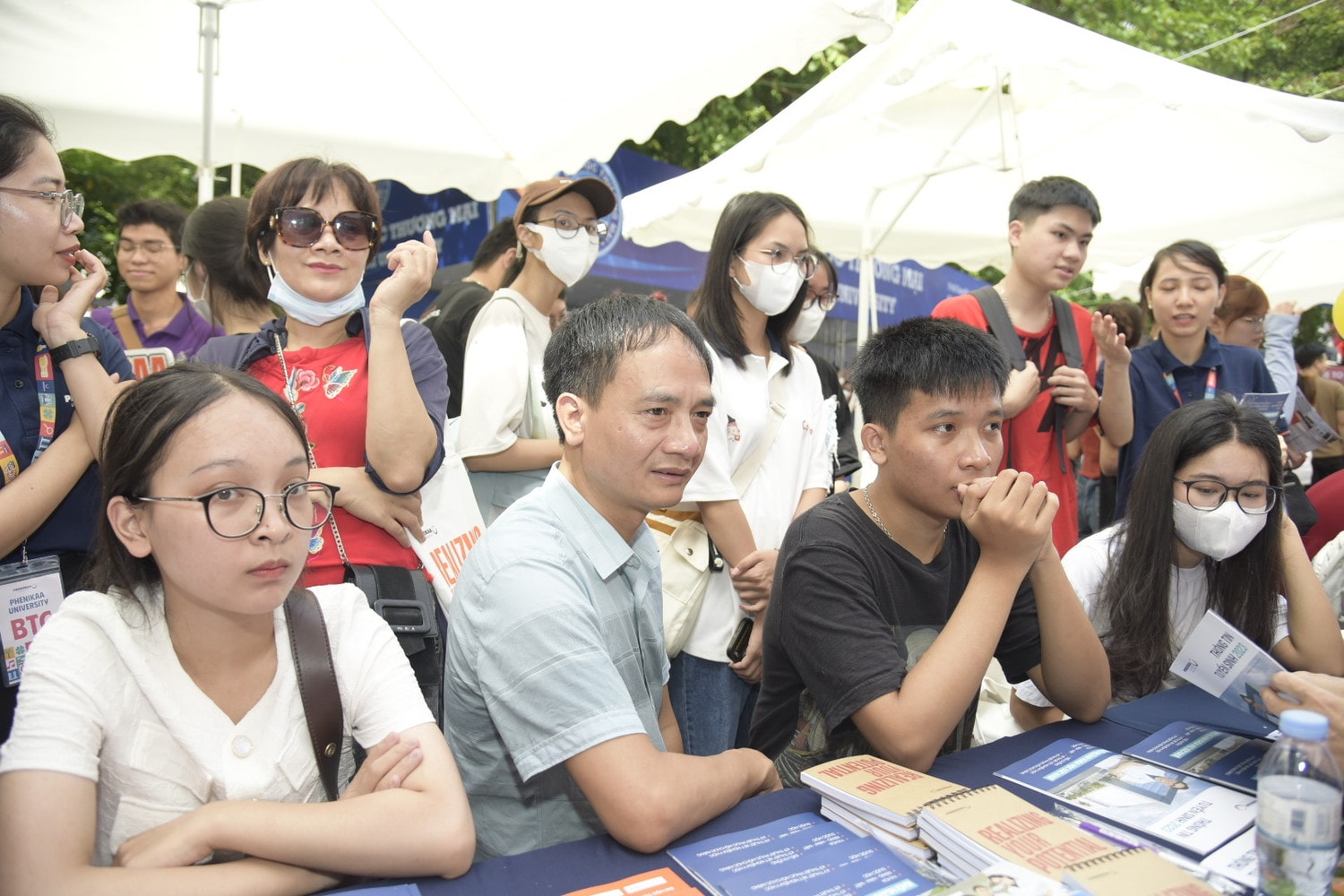 Trường ĐH Phenikaa tham gia Ngày hội xét tuyển nguyện vọng đại học, cao đẳng 2023 -2