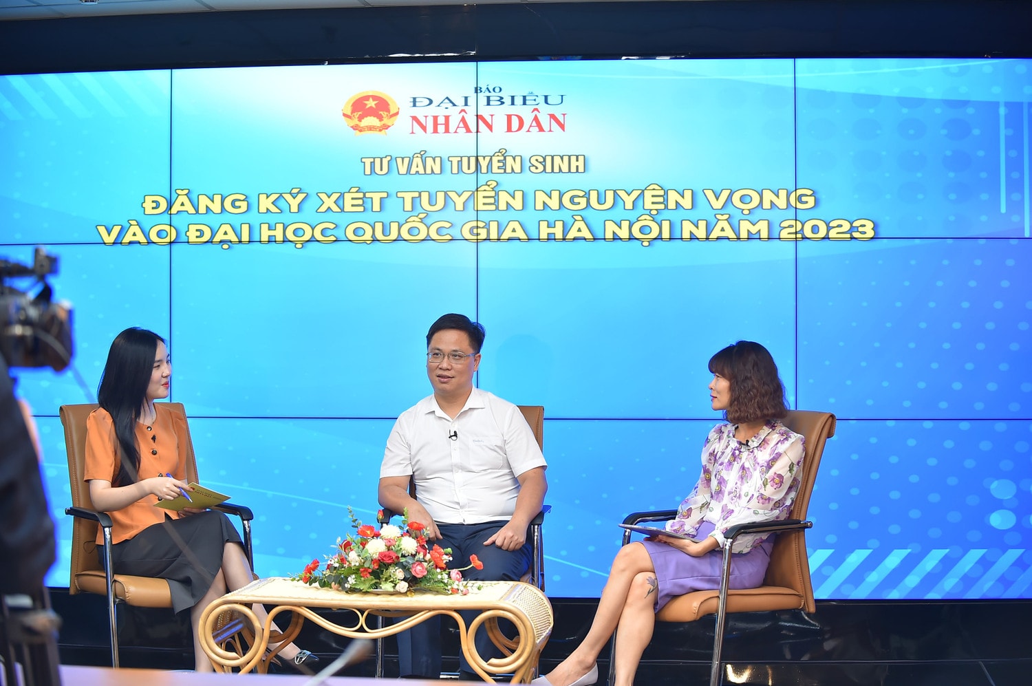 PGS.TS Nguyễn Anh Tuấn tham gia chương trình Tư vấn tuyển sinh của Báo Đại biểu Nhân dân (Ảnh: Trần Hiệp) Điều cần biết khi đăng ký nguyện vọng xét tuyển vào ĐH Quốc gia Hà Nội -0