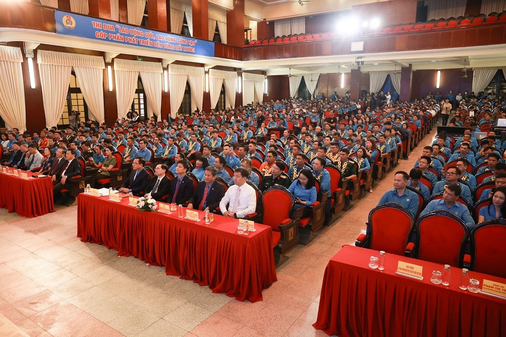 Các đại biểu tham dự buổi lễ Khai mạc Lễ trao tặng
