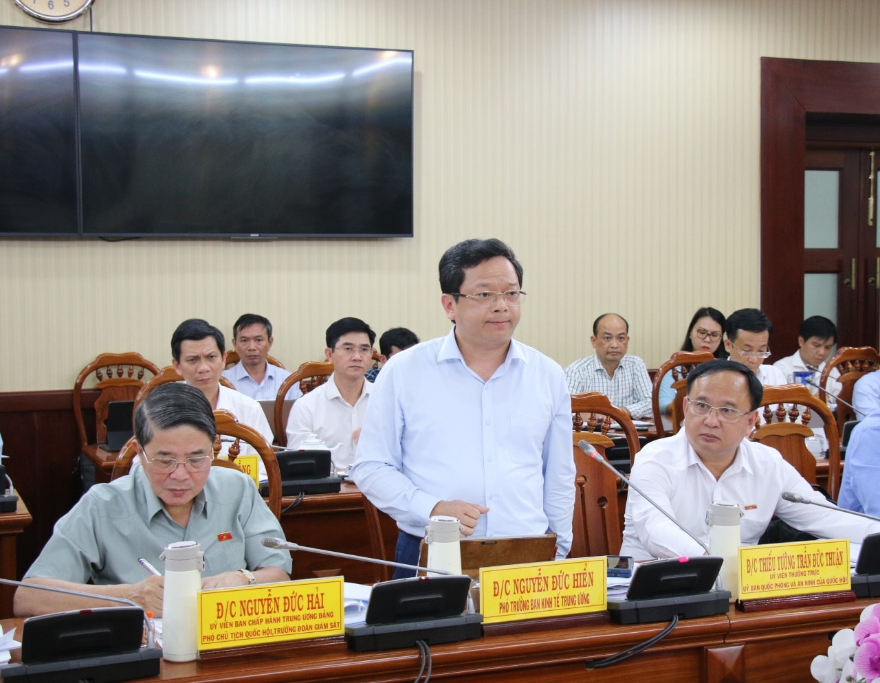 Phó Trưởng Ban Kinh tế Trung ương Nguyễn Đức Hiển phát biểu Phó Chủ tịch Quốc hội Nguyễn Đức Hải chủ trì cuộc làm việc với UBND tỉnh Bà Rịa - Vũng Tàu về phát triển năng lượng -0