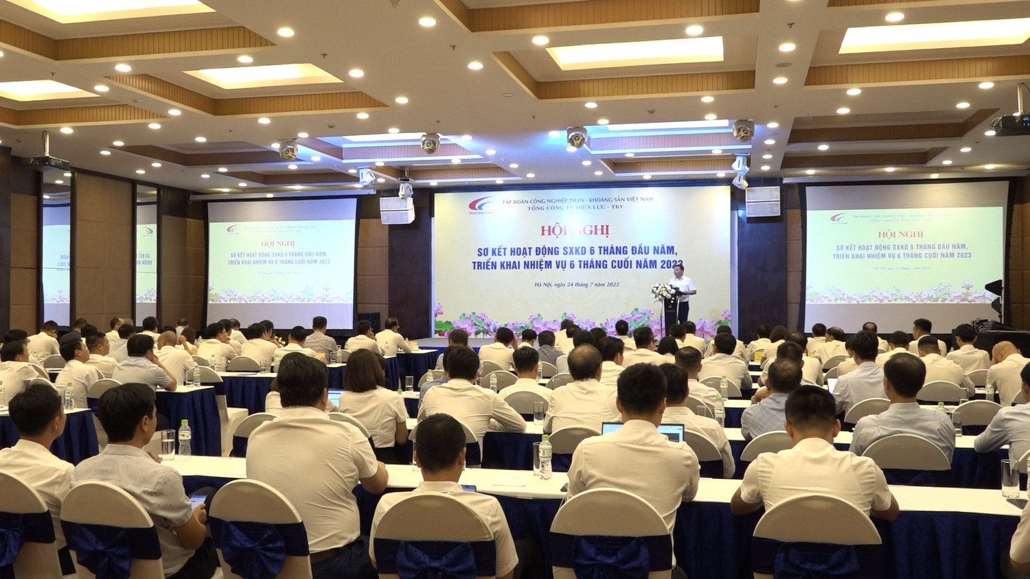 Tổng Công ty Điện lực TKV phấn đấu 6 tháng cuối năm sản xuất 5 tỷ Kwh điện -0