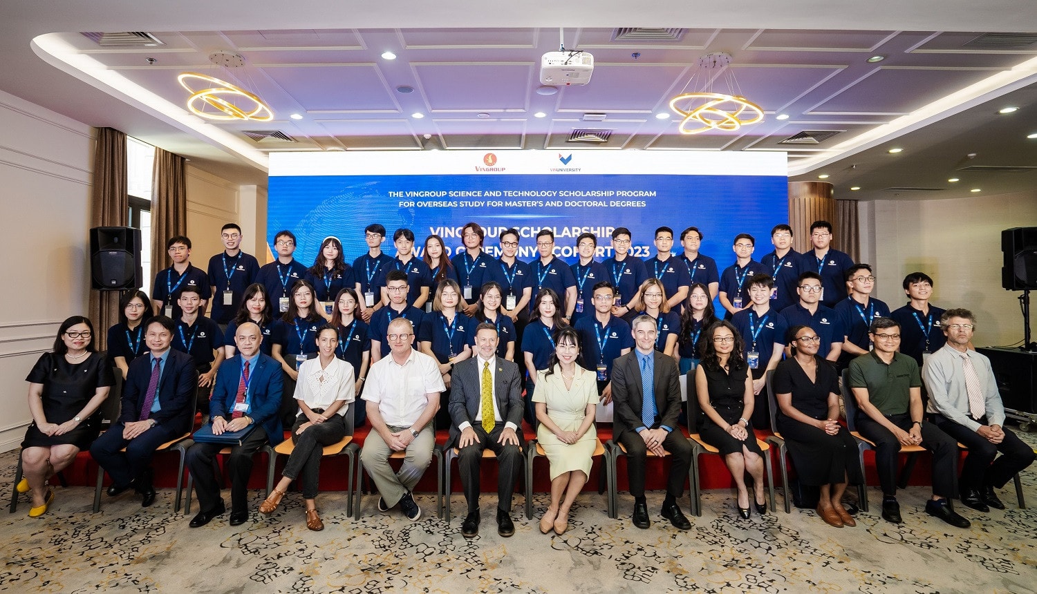 VinGroup 120 trao tỷ đồng học bổng khoa học công nghệ năm 2023 -0