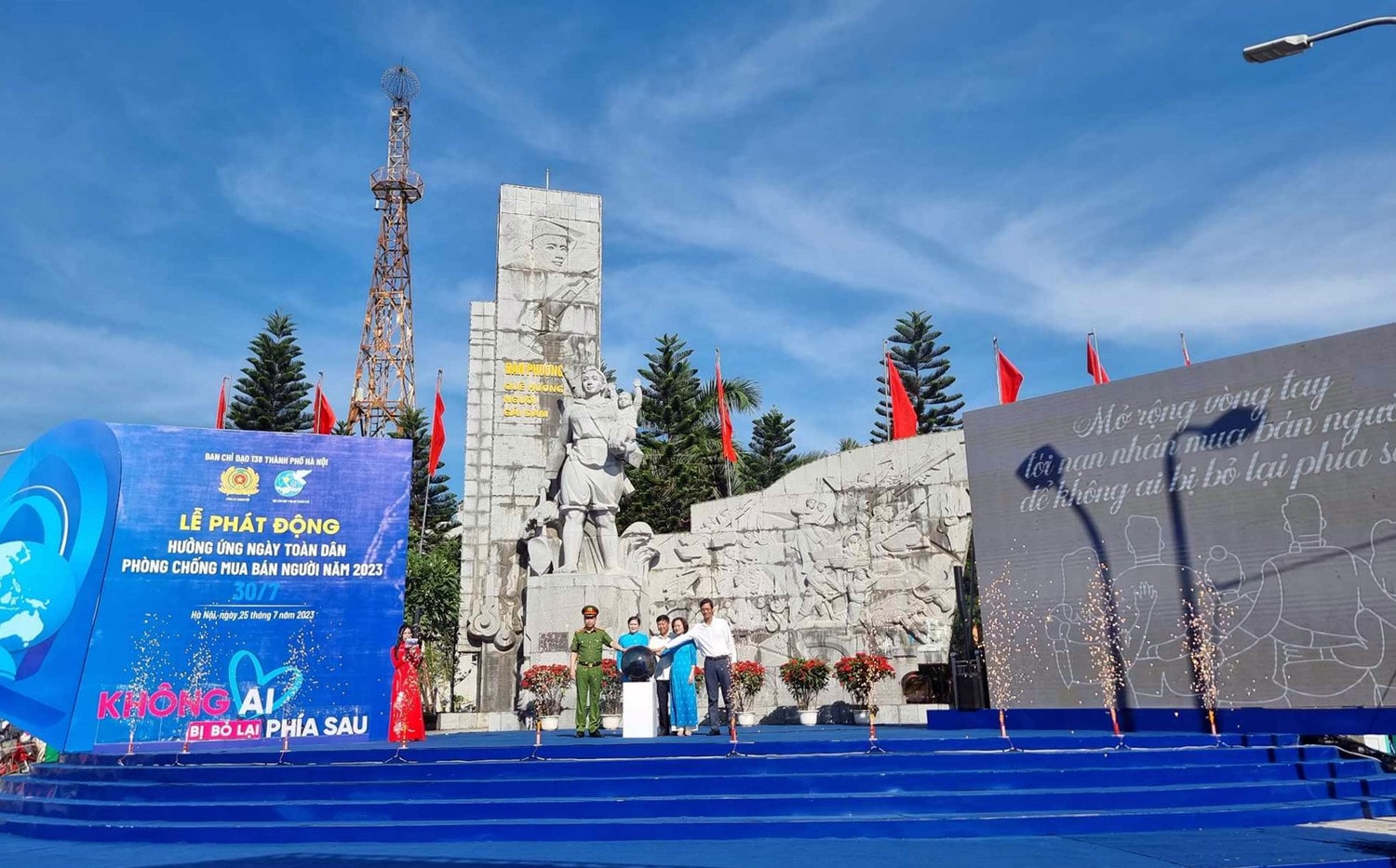 Hà Nội mít tinh hưởng ứng Ngày toàn dân phòng, chống mua bán người 30.7 -0
