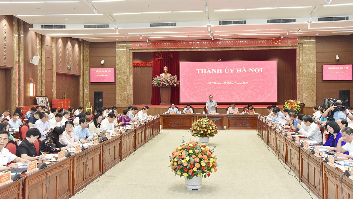 Chủ tịch Quốc hội Vương Đình Huệ chủ trì làm việc với Ban Thường vụ Thành ủy Hà Nội -2