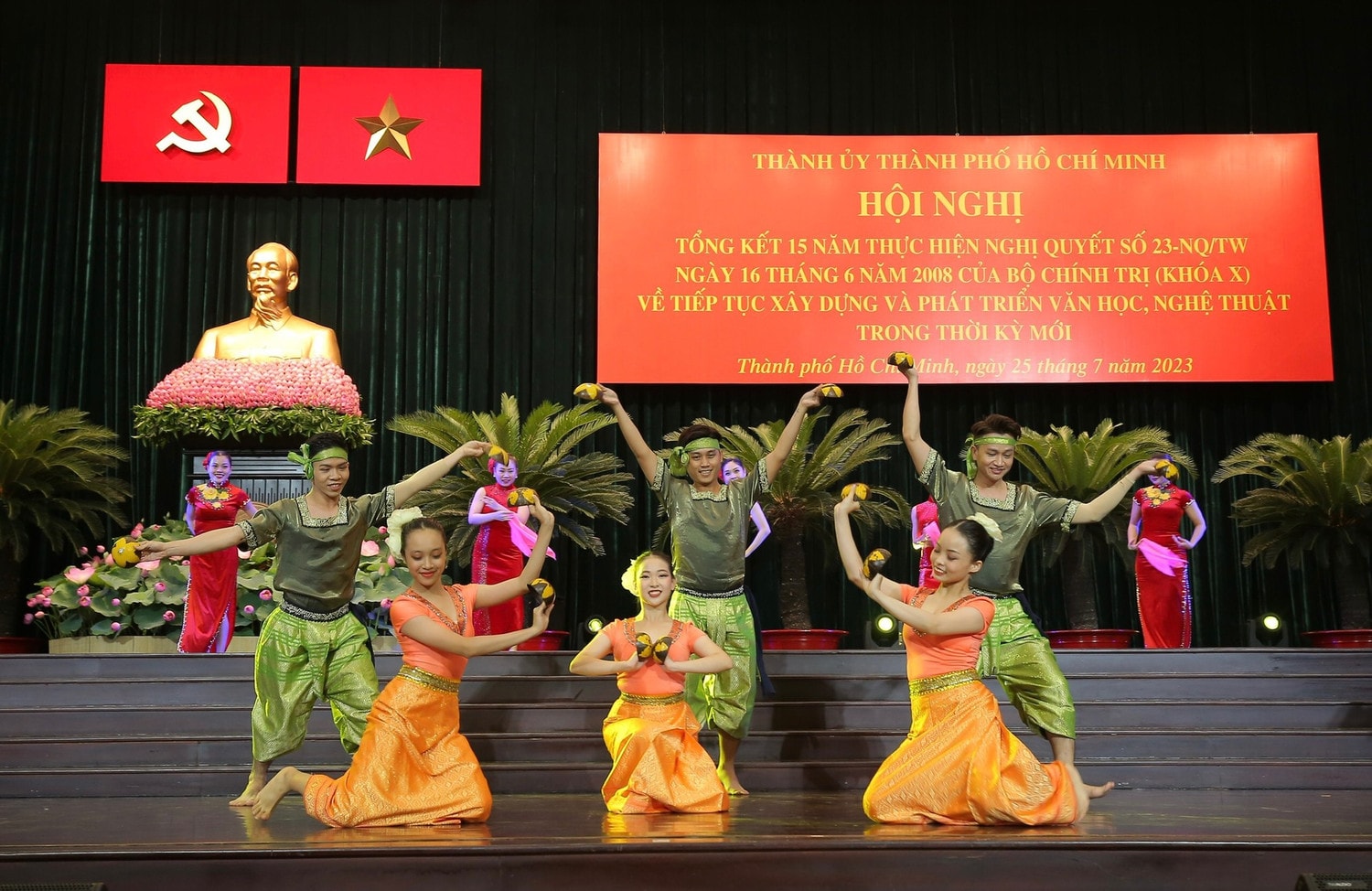 TP. Hồ Chí Minh tổng kết 15 năm thực hiện Nghị quyết số 23 -0
