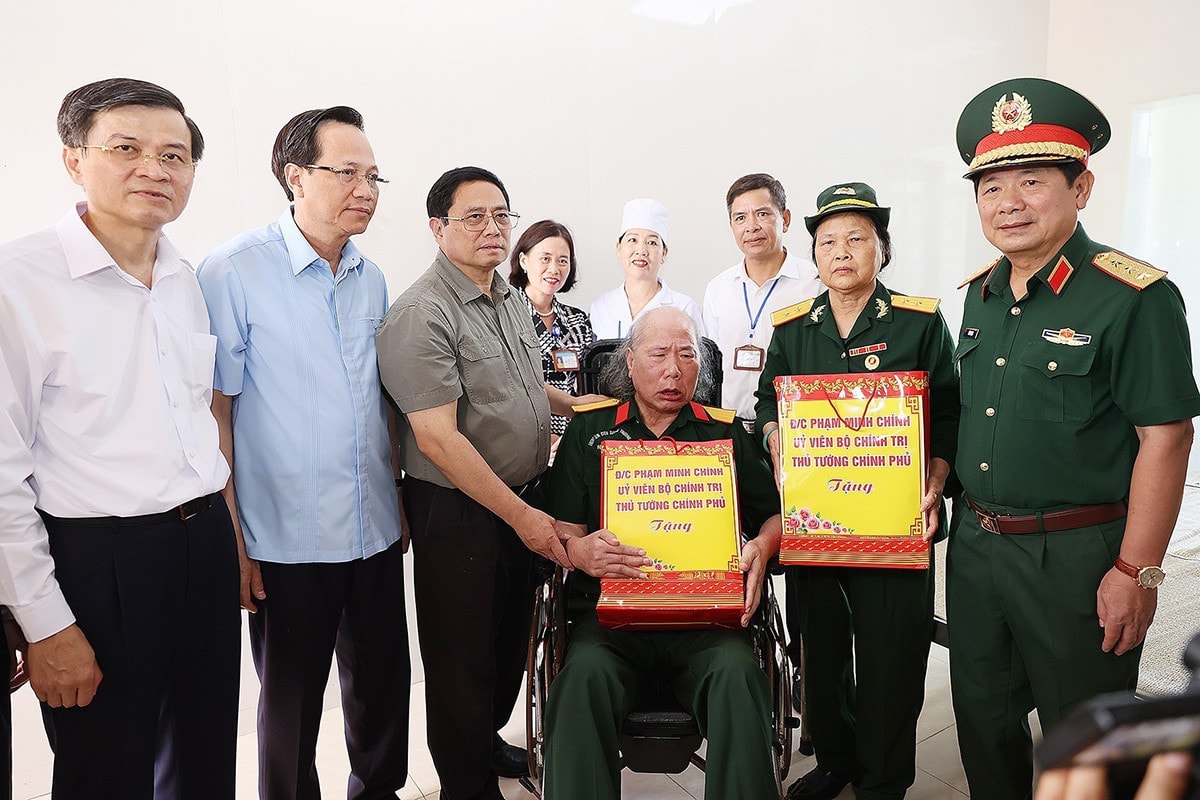 Thủ tướng Phạm Minh Chính thăm Trung tâm Điều dưỡng thương binh Nho Quan và các Mẹ Việt Nam Anh hùng tỉnh Ninh Bình -2