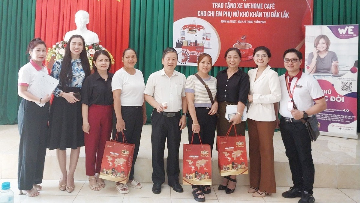 Bà Lê Hoàng Diệp Thảo khởi động chương trình trao tặng 150 xe WeHome Café cho phụ nữ khó khăn tại tỉnh Đắk Lắk -1