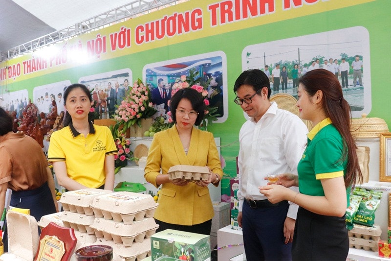 Huyện Chương Mỹ luôn chú trọng công tác quảng bá, mở rộng kênh tiêu thụ cho sản phẩm OCOP - ảnh Kim Thoa 