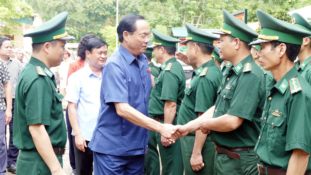 Phó Chủ tịch Quốc hội, Thượng tướng Trần Quang Phương thăm Đồn biên phòng Thông Thụ tại Nghệ An -3