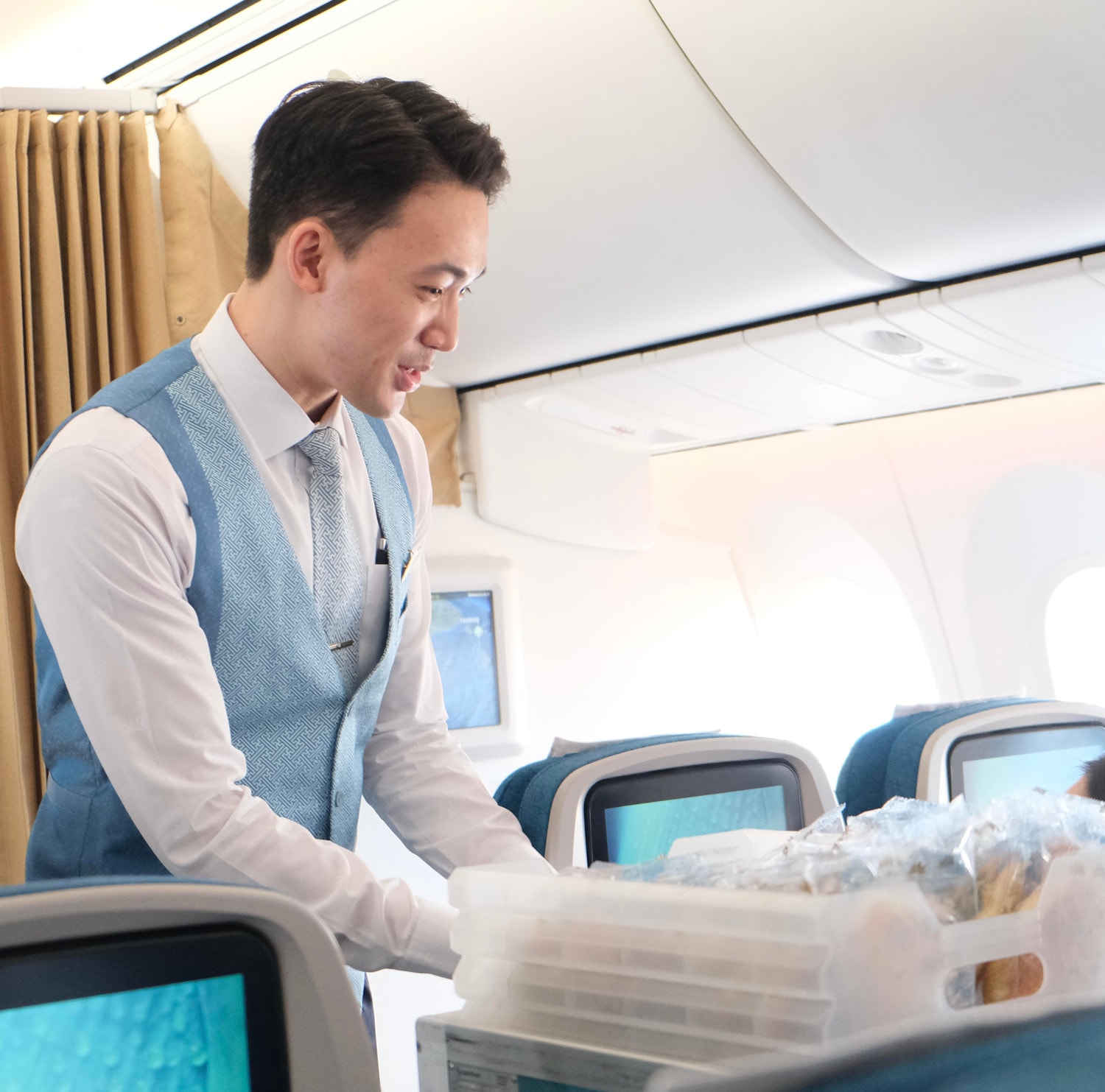Vietnam Airlines lãi gộp gần 2.900 tỷ đồng trong nửa đầu năm 2023 -0