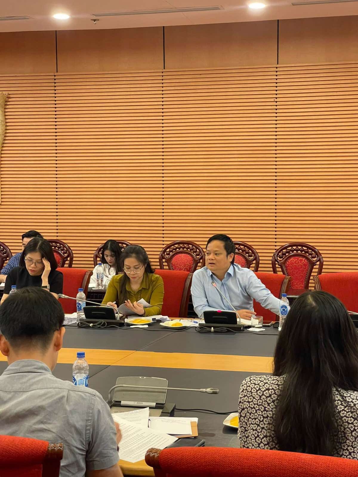 Phó Chủ nhiệm Văn phòng Quốc hội Vũ Minh Tuấn - Trưởng Tiểu ban chủ trì phiên họp