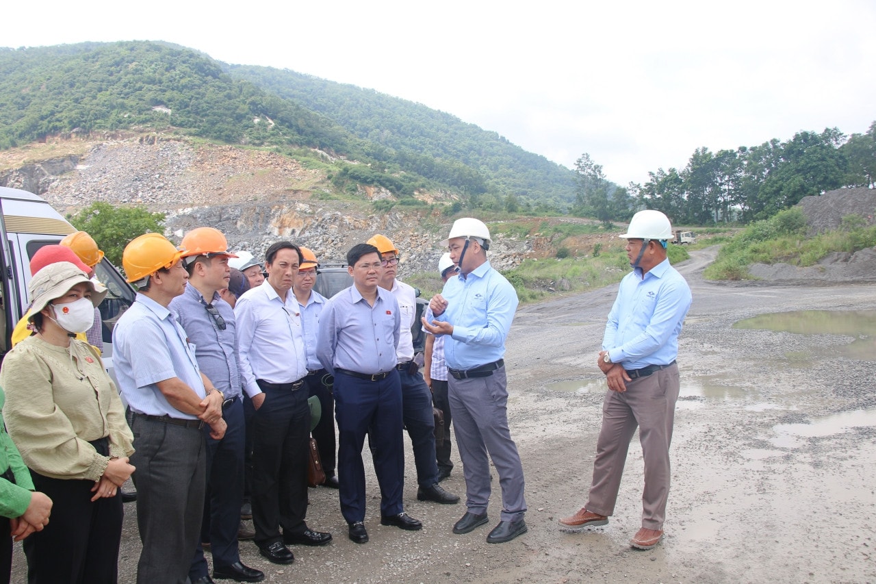 Đoàn công tác của Ủy ban Khoa học, Công nghệ và Môi trường khảo sát tại Mỏ đá xây dựng lô số 14 Đoàn công tác của Ủy ban Khoa học, Công nghệ và Môi trường khảo sát tại Bà Rịa - Vũng Tàu -0
