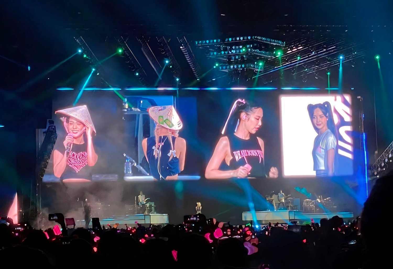 Du lịch Hà Nội thu 630 tỷ đồng từ chuyến lưu diễn của BlackPink -0