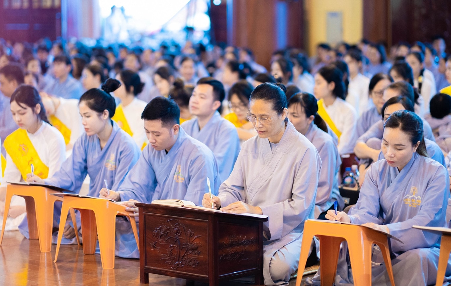 Hàng vạn Phật tử tham dự Đại lễ Phát tâm Bồ đề nguyện Chùa Ba Vàng -0