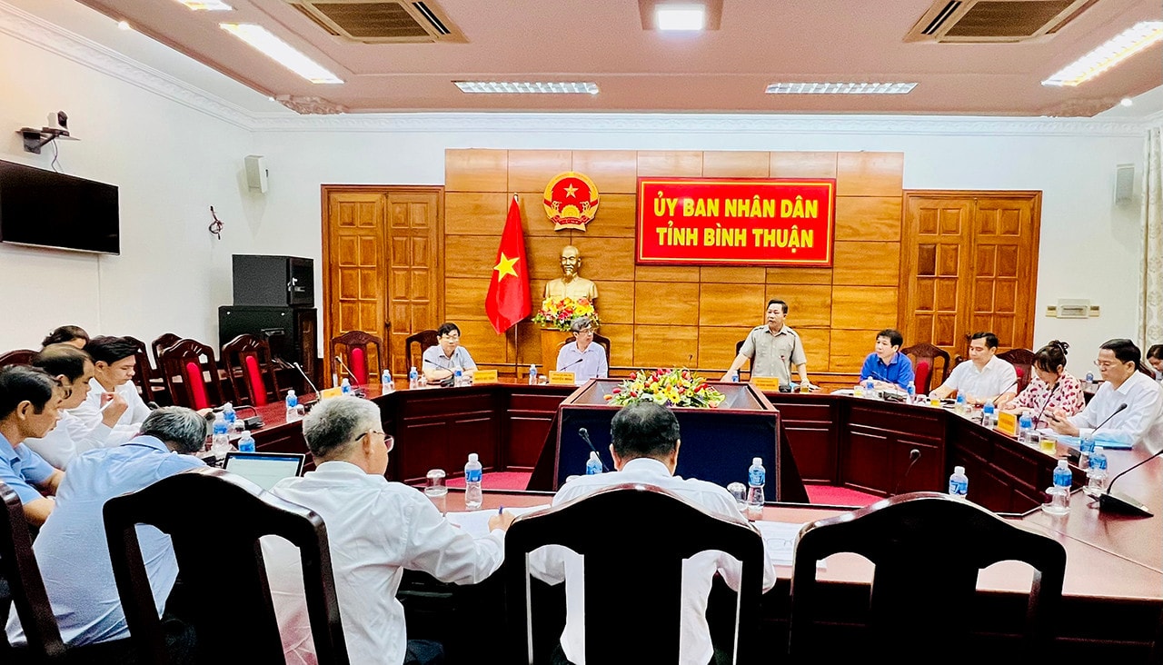 Đoàn công tác của Ban Dân nguyện khảo sát thực địa dự án “nằm im” suốt 20 năm ở Bình Thuận