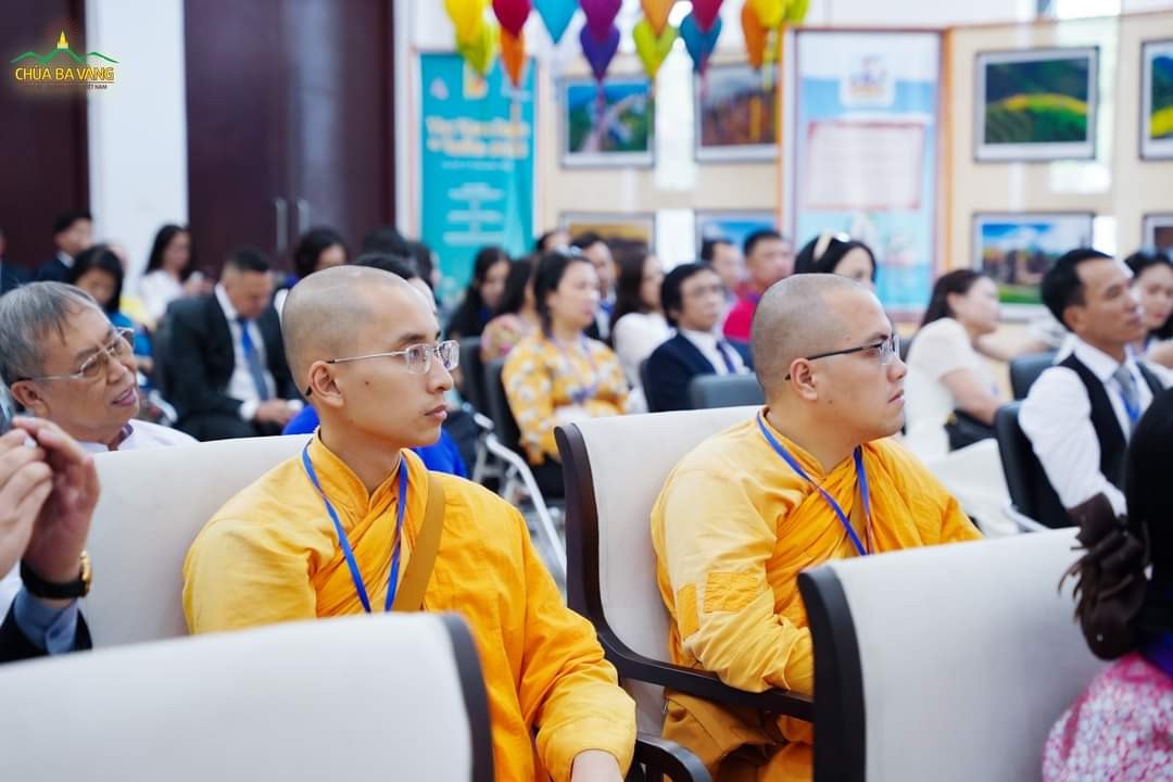 Chùa Ba Vàng được vinh danh tại Diễn đàn 