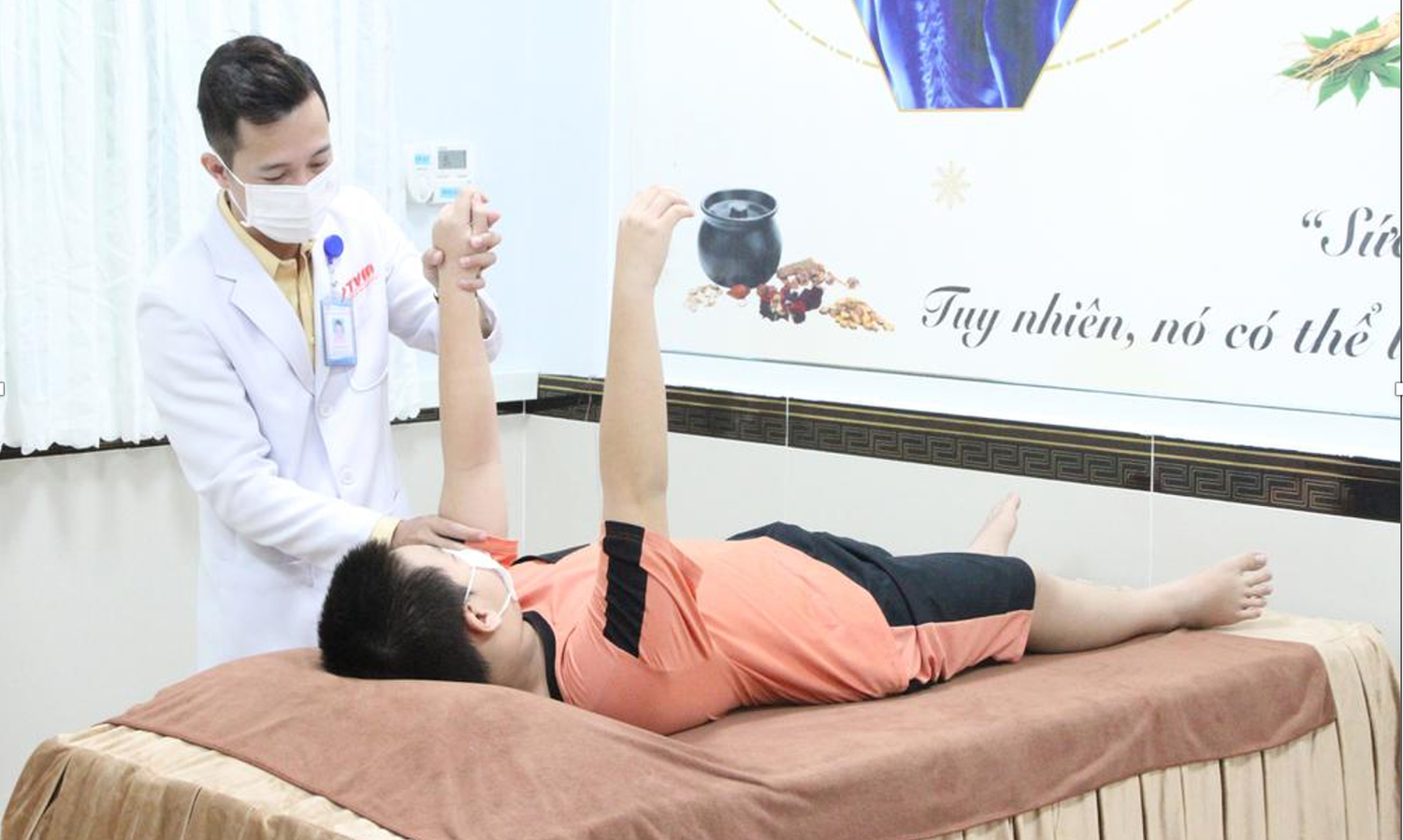 Chóng mặt trong lúc tắm, bé trai 13 tuổi bị đột quỵ nhồi máu não cấp -0
