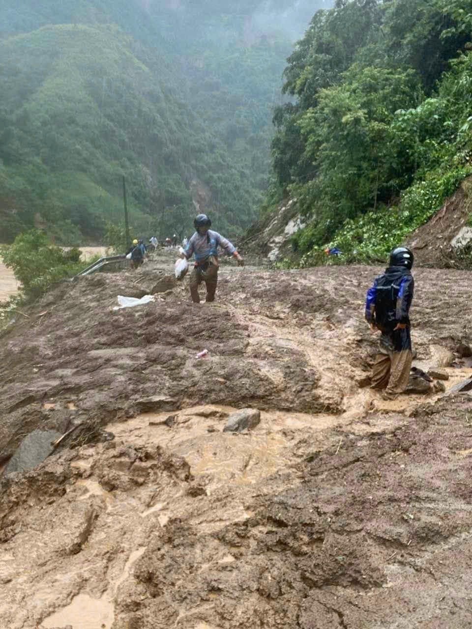 Mù Cang Chải đang khẩn chương khắc phục hậu quả thiên tai -0