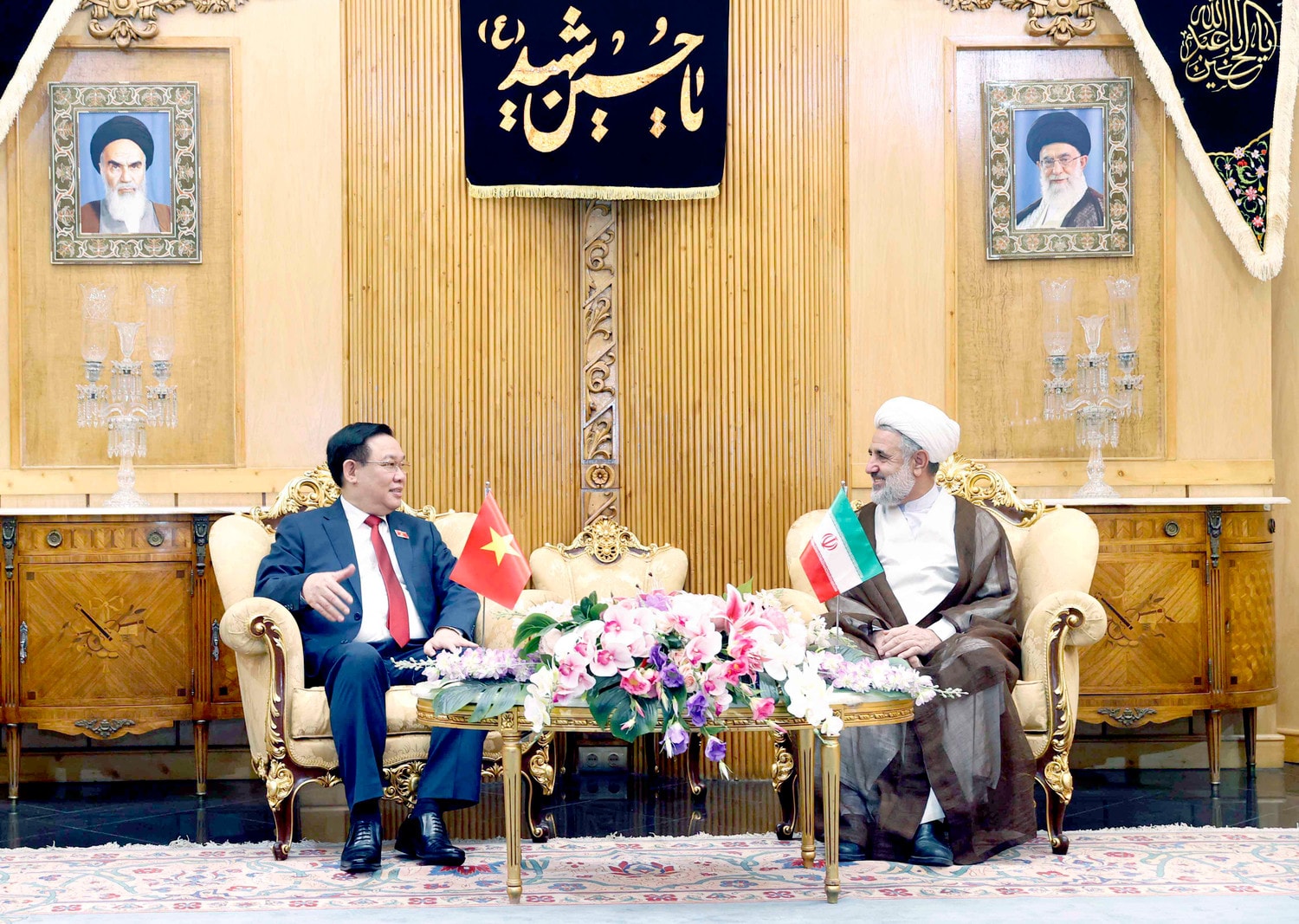 Chủ tịch Quốc hội Vương Đình Huệ đến Thủ đô Tehran, bắt đầu chuyến thăm chính thức Cộng hoà Hồi giáo Iran -0