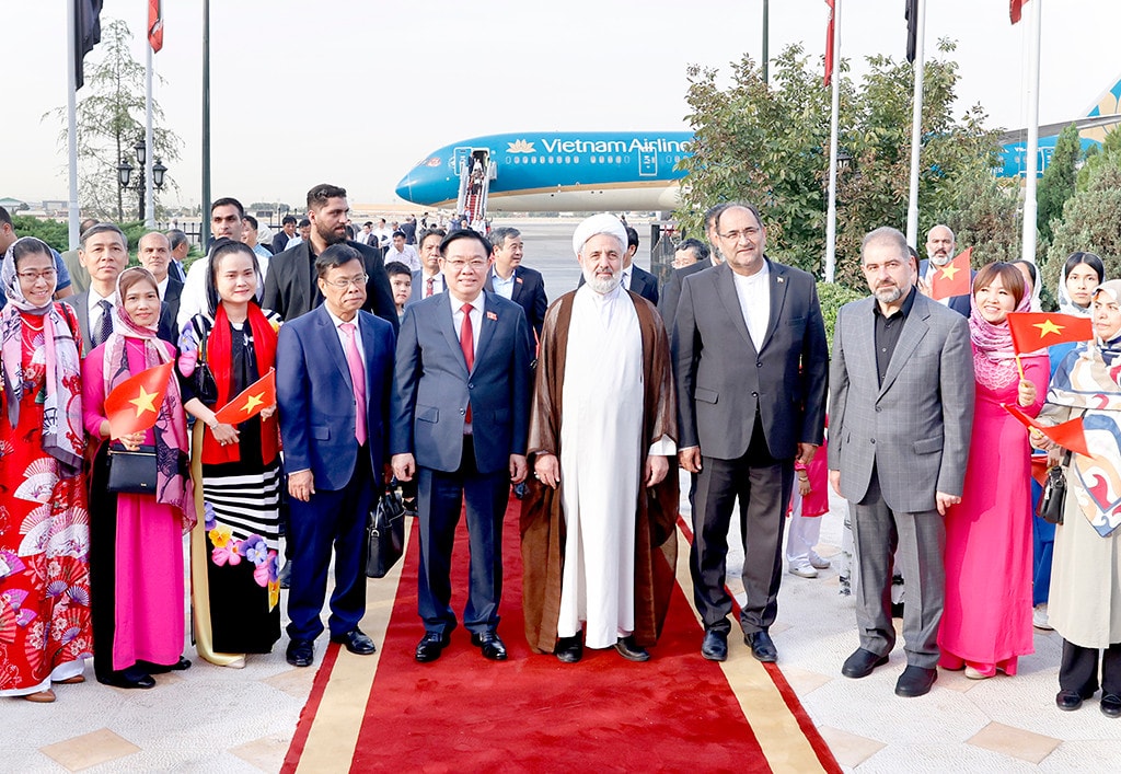 Chủ tịch Quốc hội Vương Đình Huệ đến Thủ đô Tehran, bắt đầu chuyến thăm chính thức Cộng hoà Hồi giáo Iran -0