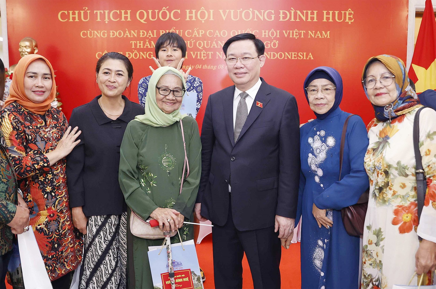 Một số hình ảnh Chủ tịch Quốc hội Vương Đình Huệ đến Thủ đô Jakarta, thăm chính thức Cộng hoà Indonesia và tham dự Đại hội đồng AIPA - 44