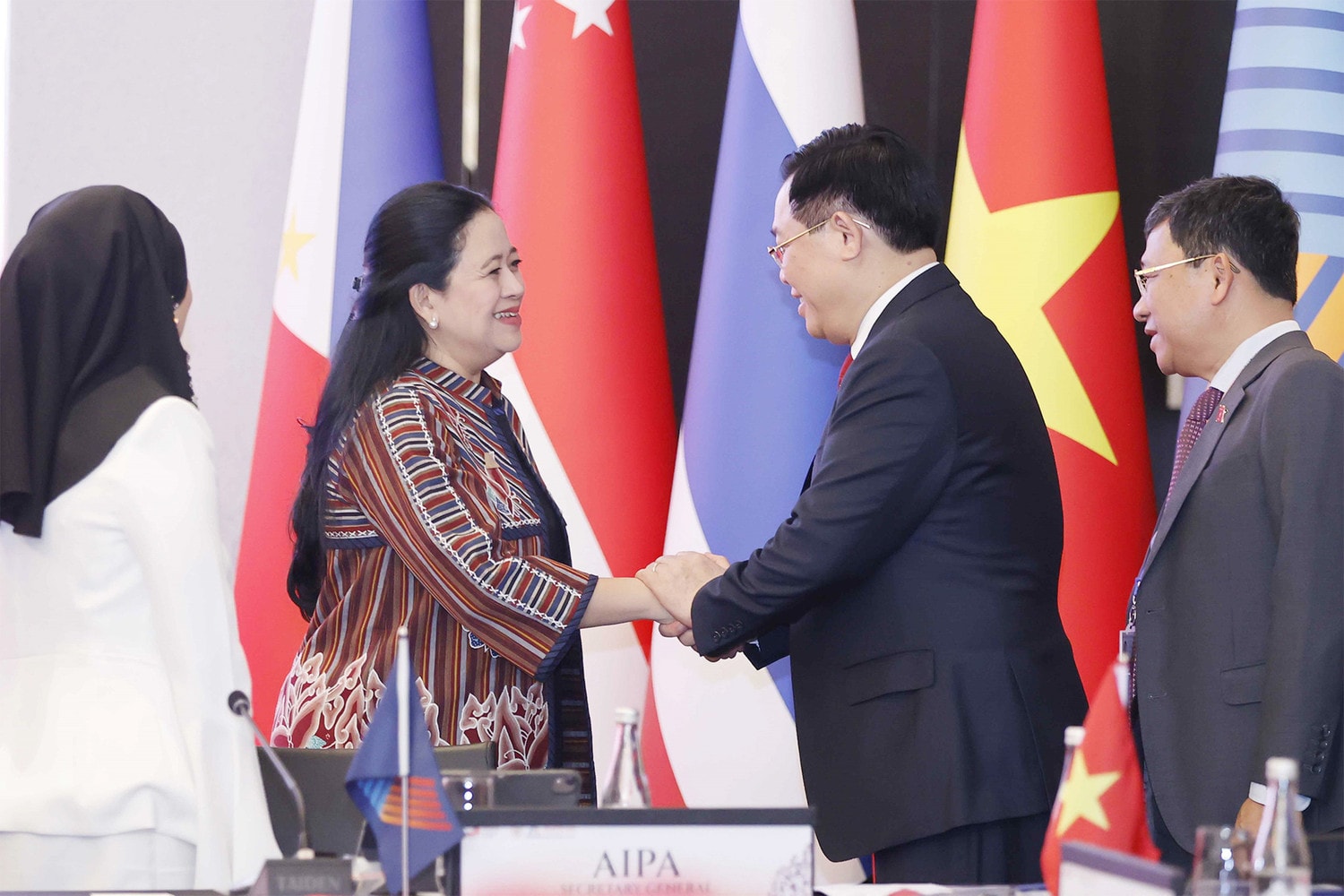 Một số hình ảnh Chủ tịch Quốc hội Vương Đình Huệ đến Thủ đô Jakarta, thăm chính thức Cộng hoà Indonesia và tham dự Đại hội đồng AIPA - 44
