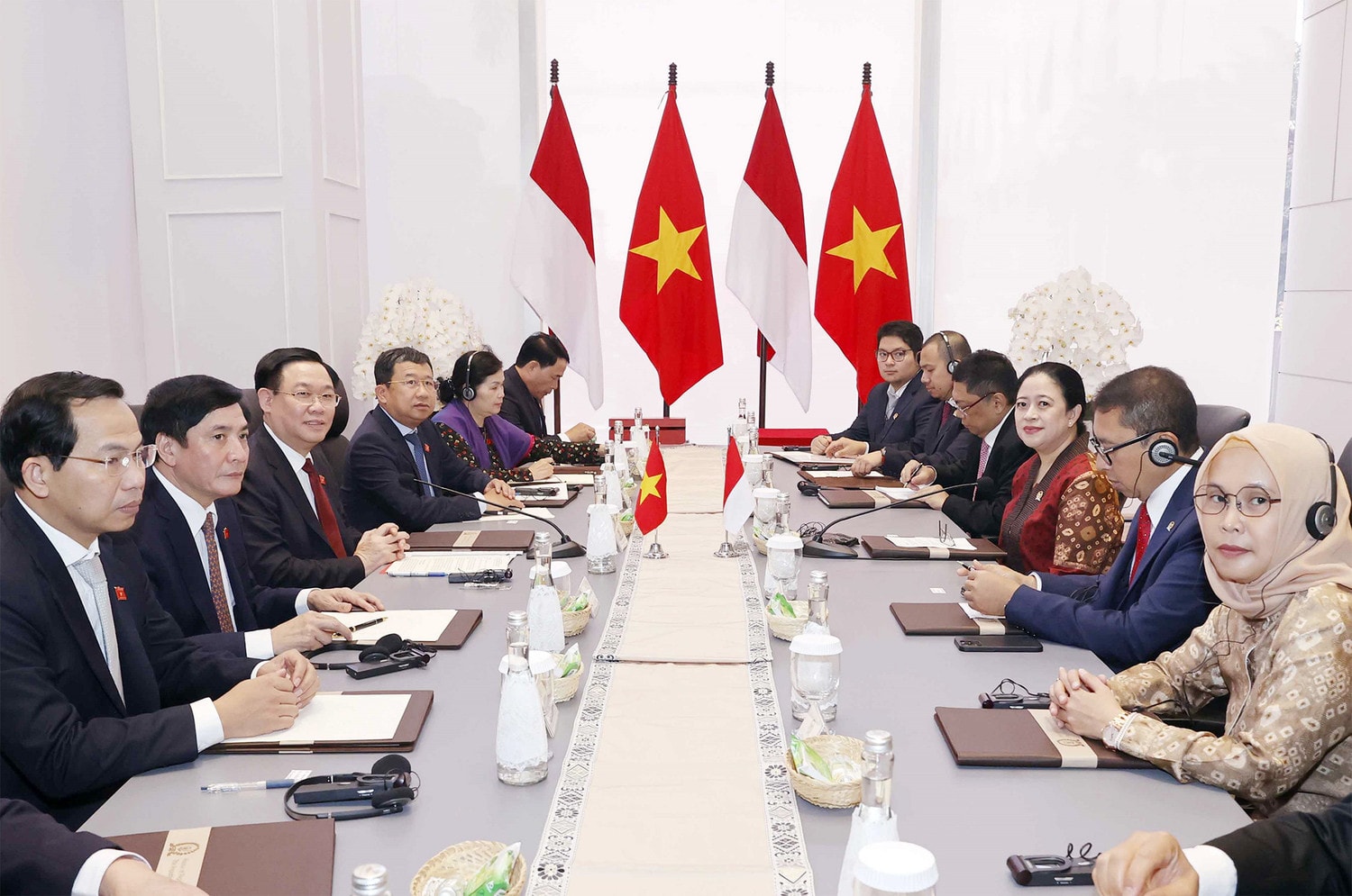 Một số hình ảnh Chủ tịch Quốc hội Vương Đình Huệ đến Thủ đô Jakarta, thăm chính thức Cộng hoà Indonesia và tham dự Đại hội đồng AIPA - 44