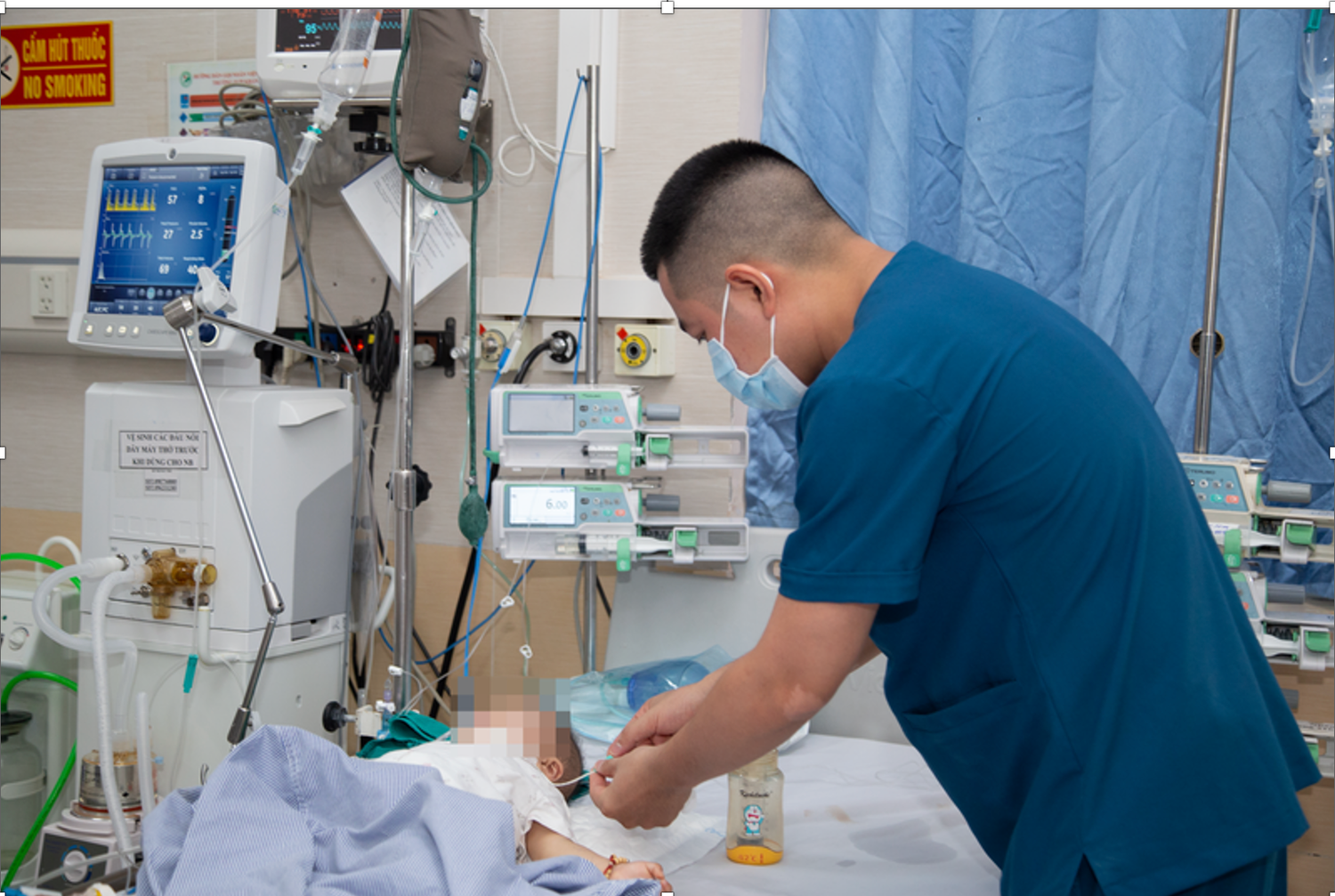 Bé 10 tháng tuổi bị suy hô hấp do biến chứng bệnh tay chân miệng, bác sĩ khuyến cáo -0