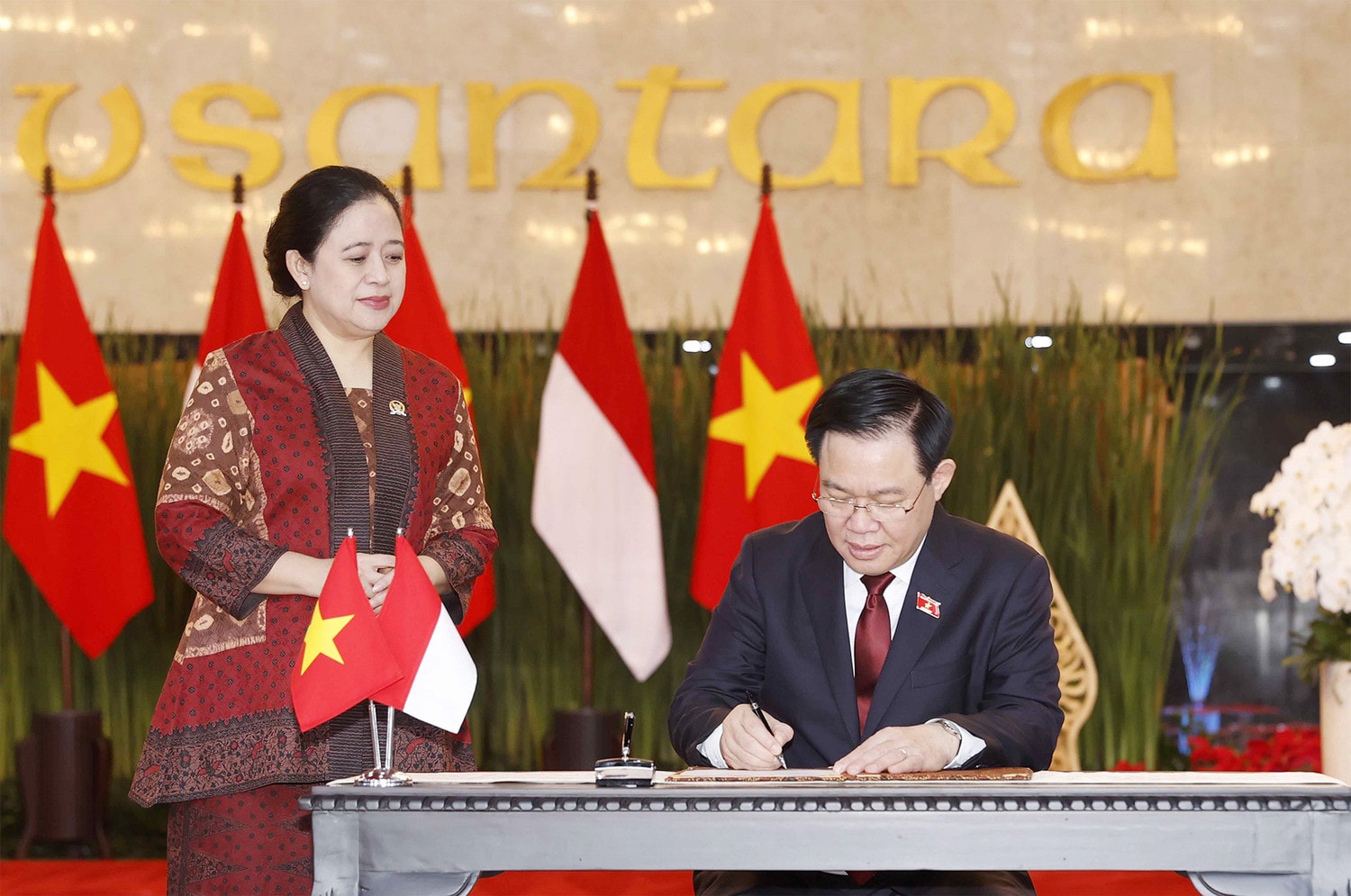 Một số hình ảnh Chủ tịch Quốc hội Vương Đình Huệ đến Thủ đô Jakarta, thăm chính thức Cộng hoà Indonesia và tham dự Đại hội đồng AIPA - 44