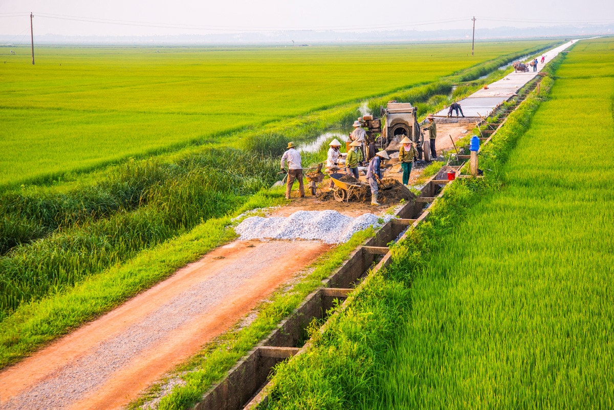 Chung sức xây dựng nông thôn mới nhằm tạo ra những thay đổi to lớn về diện mạo của nông nghiệp, nông thôn. Nguồn: TCCS