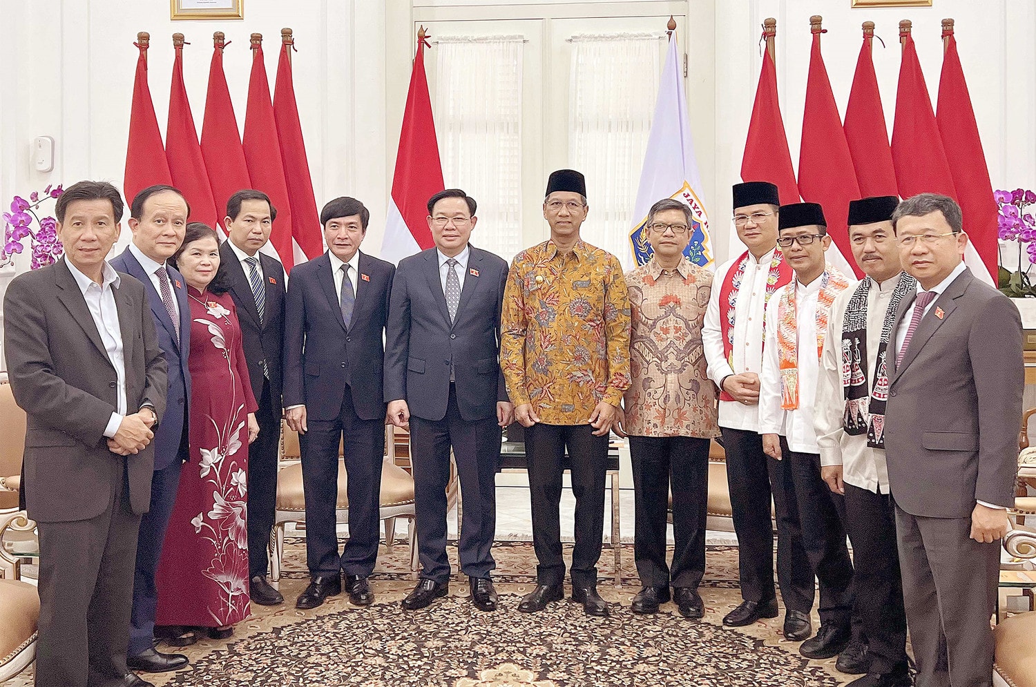 Một số hình ảnh Chủ tịch Quốc hội Vương Đình Huệ đến Thủ đô Jakarta, thăm chính thức Cộng hoà Indonesia và tham dự Đại hội đồng AIPA - 44