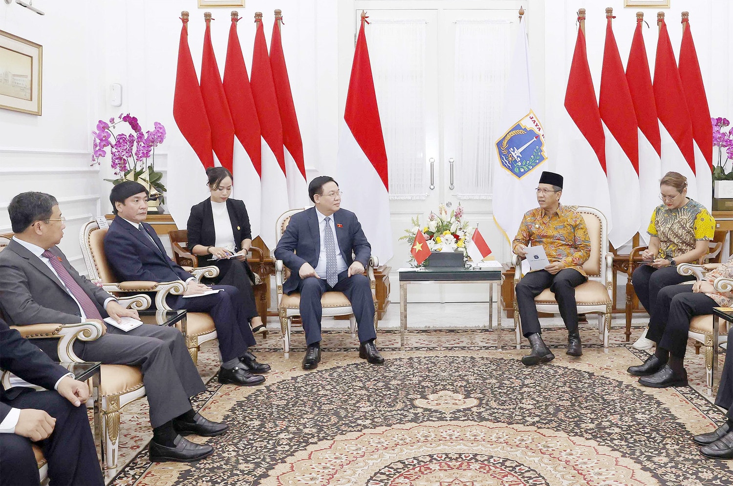 Một số hình ảnh Chủ tịch Quốc hội Vương Đình Huệ đến Thủ đô Jakarta, thăm chính thức Cộng hoà Indonesia và tham dự Đại hội đồng AIPA - 44