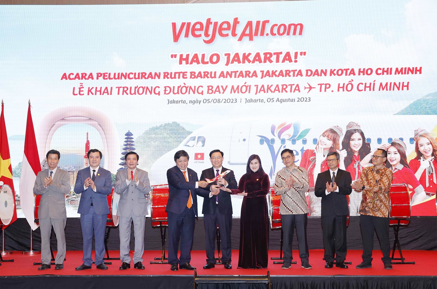 Một số hình ảnh Chủ tịch Quốc hội Vương Đình Huệ đến Thủ đô Jakarta, thăm chính thức Cộng hoà Indonesia và tham dự Đại hội đồng AIPA - 44