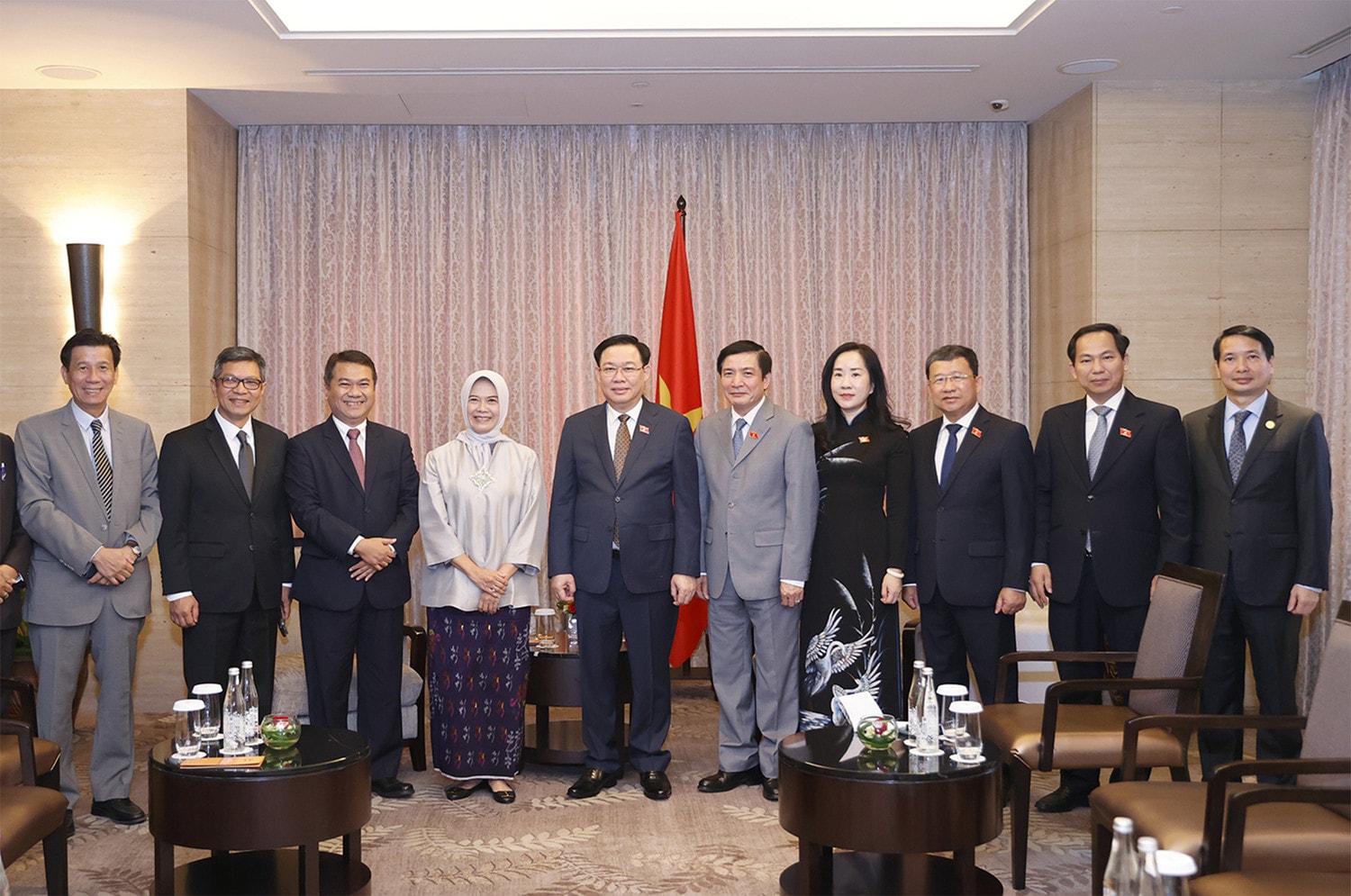 Một số hình ảnh Chủ tịch Quốc hội Vương Đình Huệ đến Thủ đô Jakarta, thăm chính thức Cộng hoà Indonesia và tham dự Đại hội đồng AIPA - 44