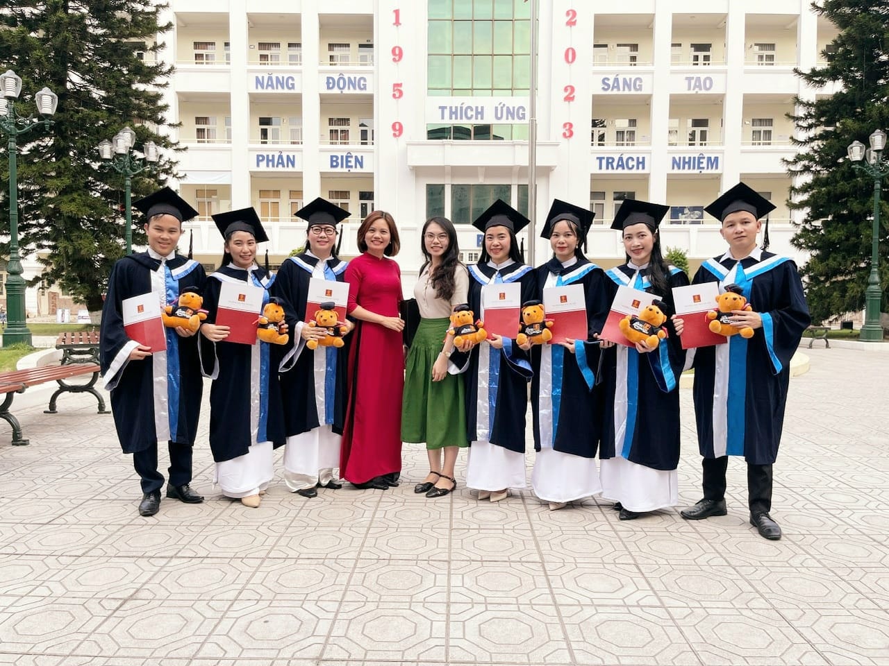 Nữ học viên người Lào kể tình yêu đặc biệt với Việt Nam -0