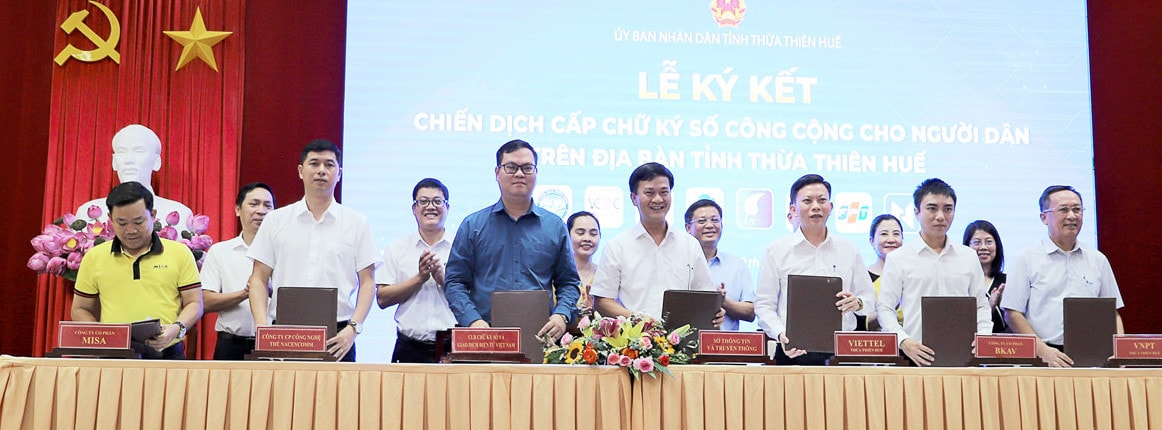 Thừa Thiên Huế: Đẩy mạnh triển khai, phổ cập chữ ký số cho người dân -0