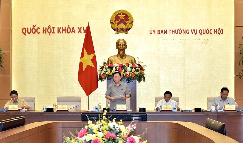 Chủ tịch Quốc hội Vương Đình Huệ chủ trì cuộc họp về công tác chuẩn bị phiên chất vấn tại Phiên họp của Ủy ban Thường vụ Quốc hội -0