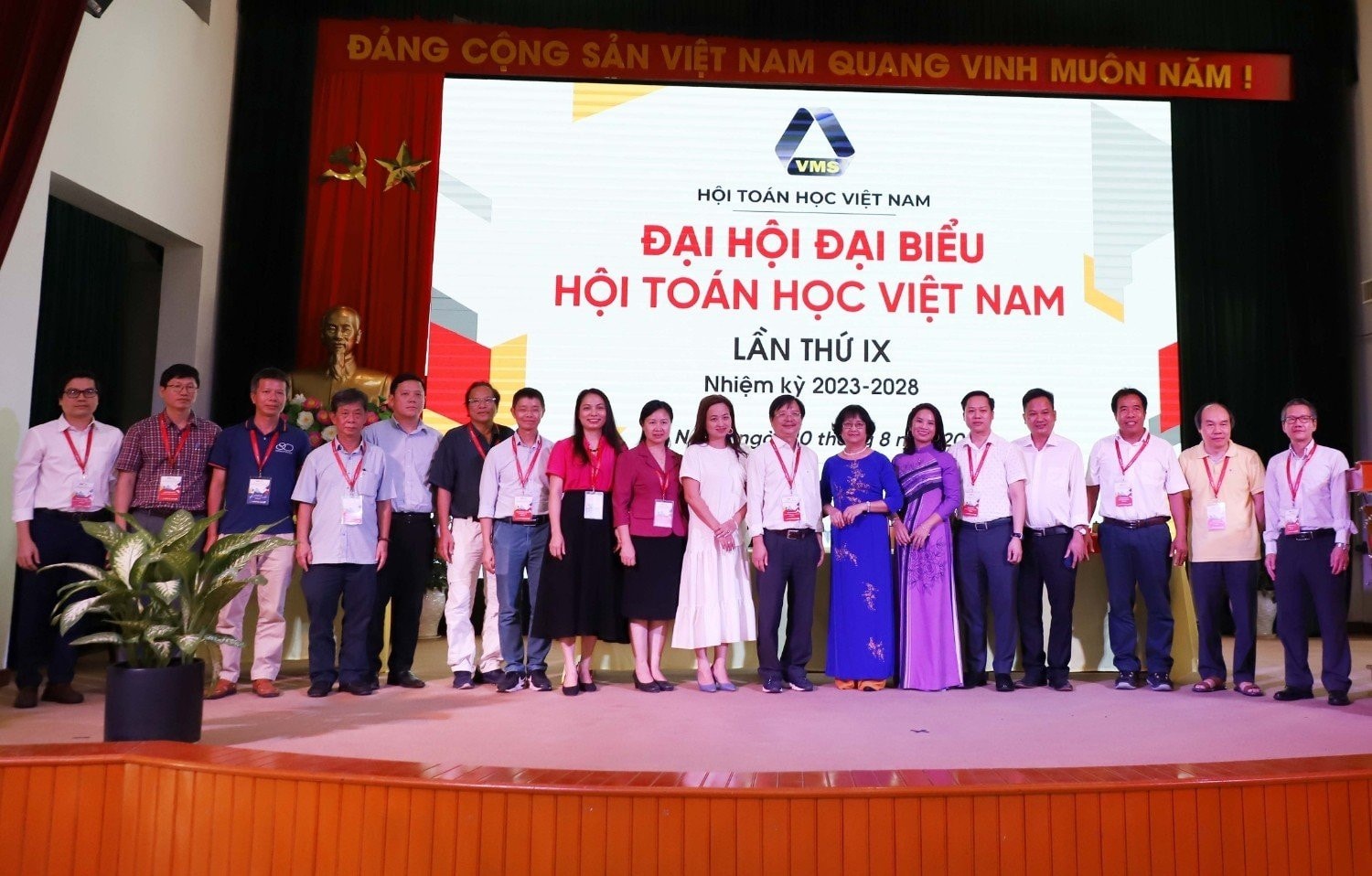 GS.TSKH. Vũ Hoàng Linh, Hiệu trưởng Trường Đại học Khoa học Tự nhiên được bầu làm Chủ tịch Hội Toán học Việt Nam nhiệm kỳ 2023-2028 -0