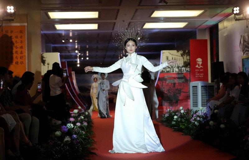 Tôn vinh, phát huy giá trị sen Việt -0