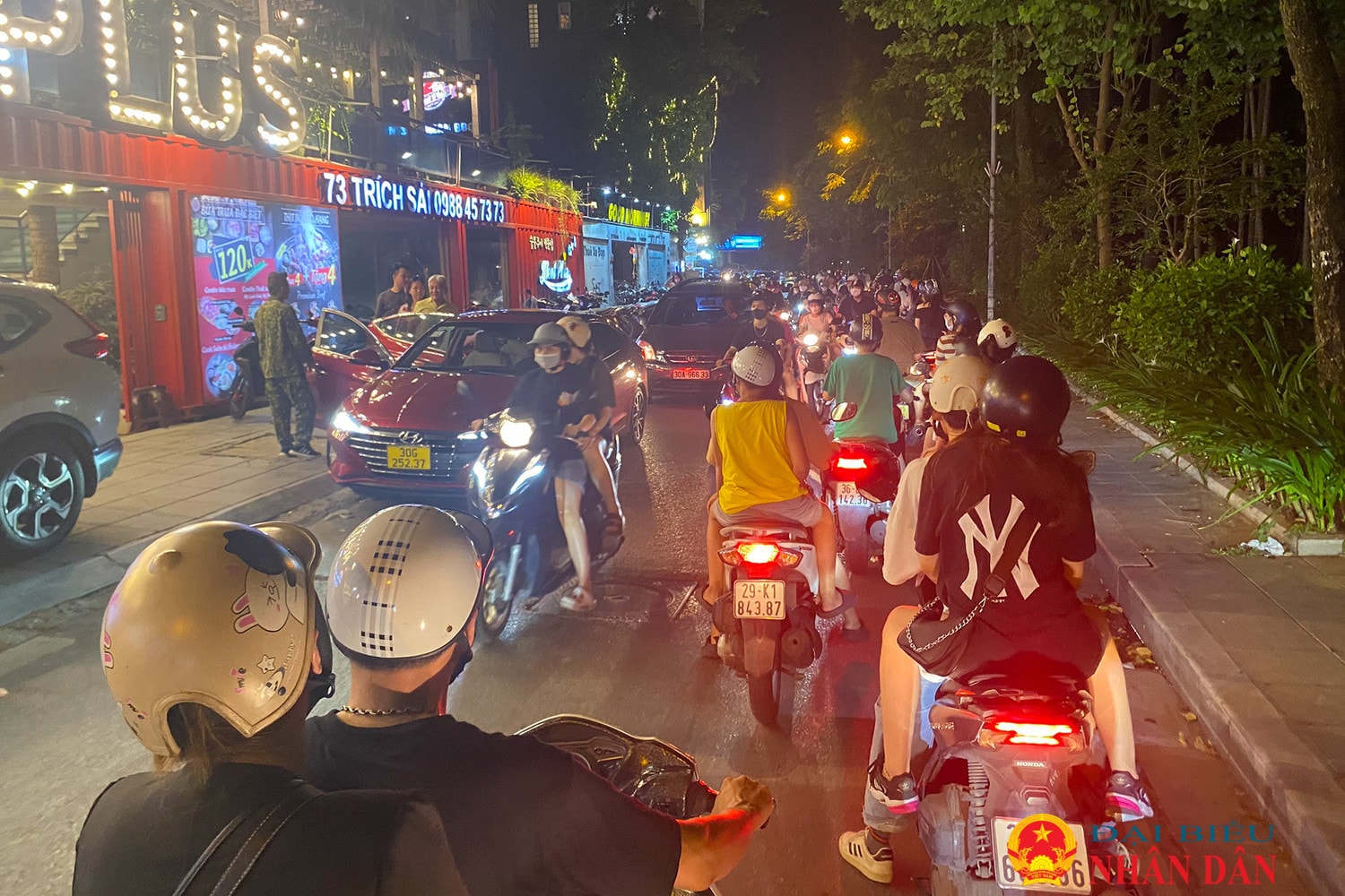 Phường Thụy Khuê: Vi phạm trật tự đô thị rất nghiêm trọng ven hồ Tây -0