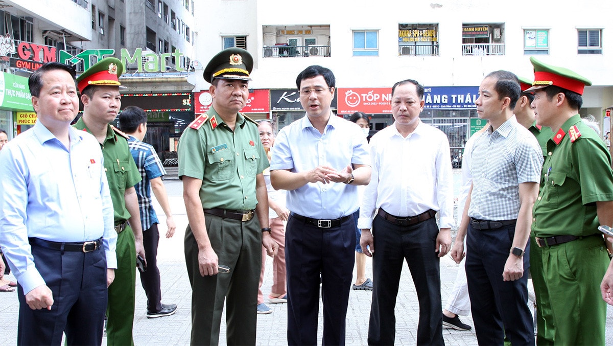 Đoàn giám sát của Ủy ban Quốc phòng và An ninh làm việc với UBND quận Hoàng Mai, TP. Hà Nội -2